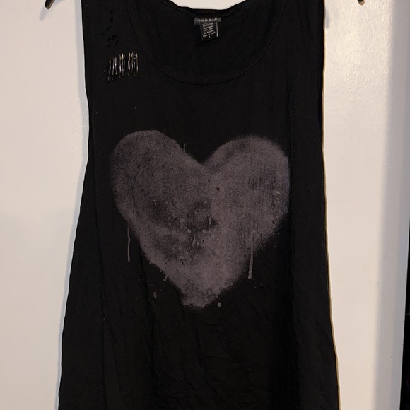 Deconstructed black tee with heart torrid size 4 - Picture 4 of 5
